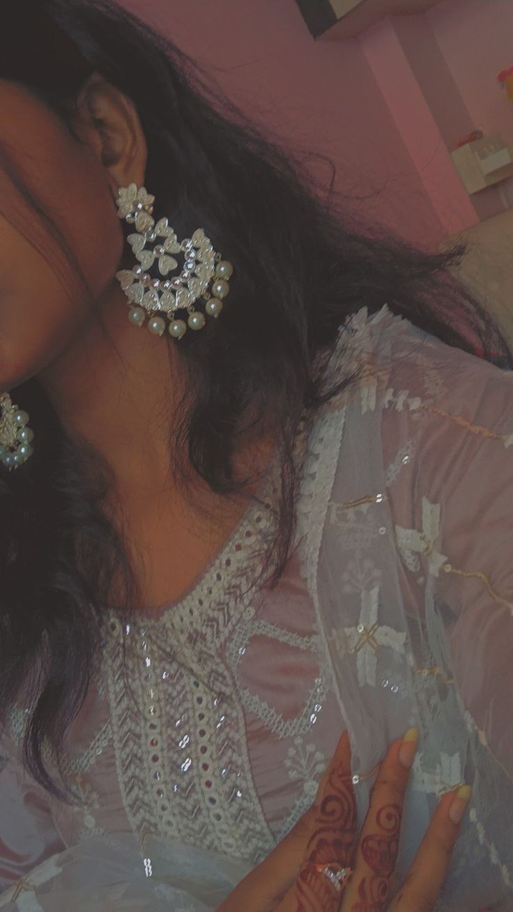 Hidden Face DP For Girls
