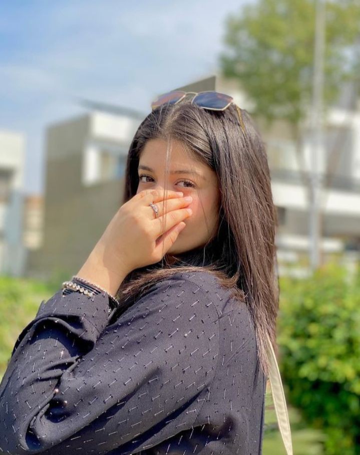 Hidden Face DP For Girls