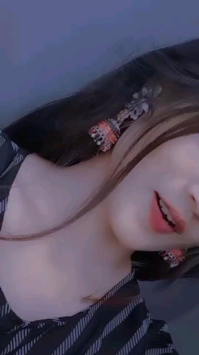 Hidden Face DP For Girls
