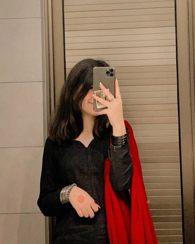 Hidden Face DP For Girls