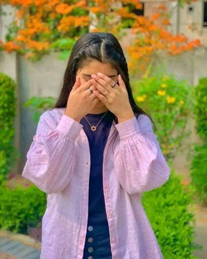 Hidden Face DP For Girls