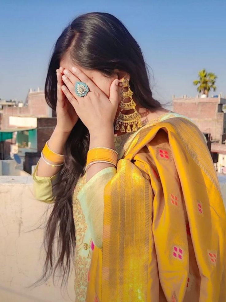 Hidden Face Girl Pic