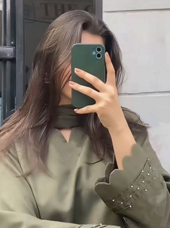 Hidden Face Girl Pic