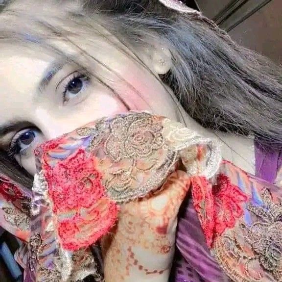 Hidden Face Girl Pic